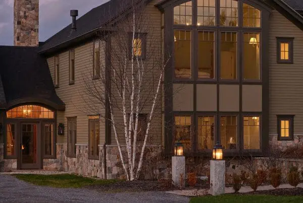 A large home custom designed by a building contractor in southern Maine